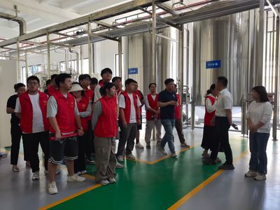 品味匠心精酿 丈量劳动之美——汽车工程学院“小火柴”志愿服务队走进燕京精酿啤酒工厂开展劳动教育主题活动